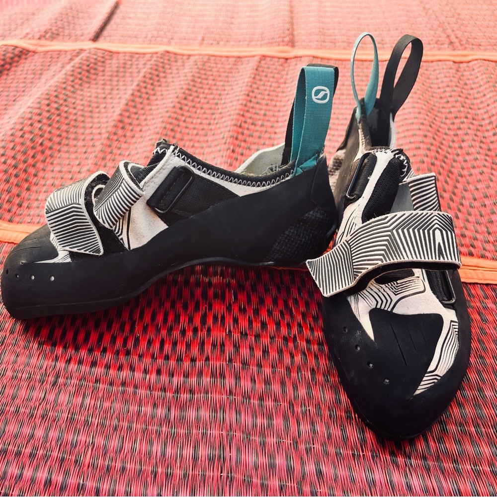 Scarpa Quantic Climbing Shoes sz 36.5